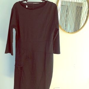 Black Dress | Large | Front Fan Design on Hip